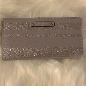 SM Kate Spade Grey/Silver Haven lane Stacy Wallet